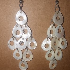 Dangle shell earrings